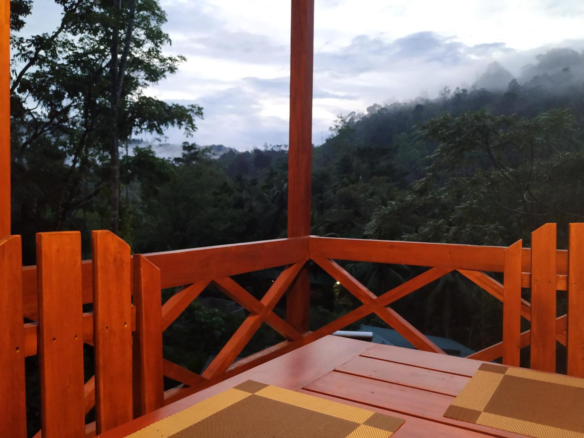 Sinharaja Forest Gate Deniyaya Esterno foto
